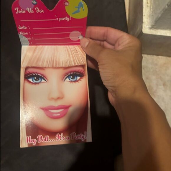 Vintage Barbie invitations for a party 8 total 2009 Barbie doll face - Picture 2 of 3
